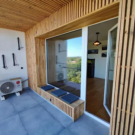 Debina Z Widokiem アパート ポズナン